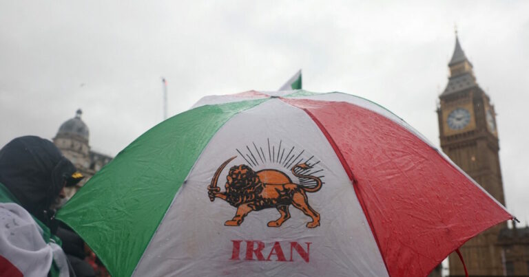 Η Βρετανία καταδικάζει τις φρικτές δολοφονίες διαδηλωτών στο Ιράν