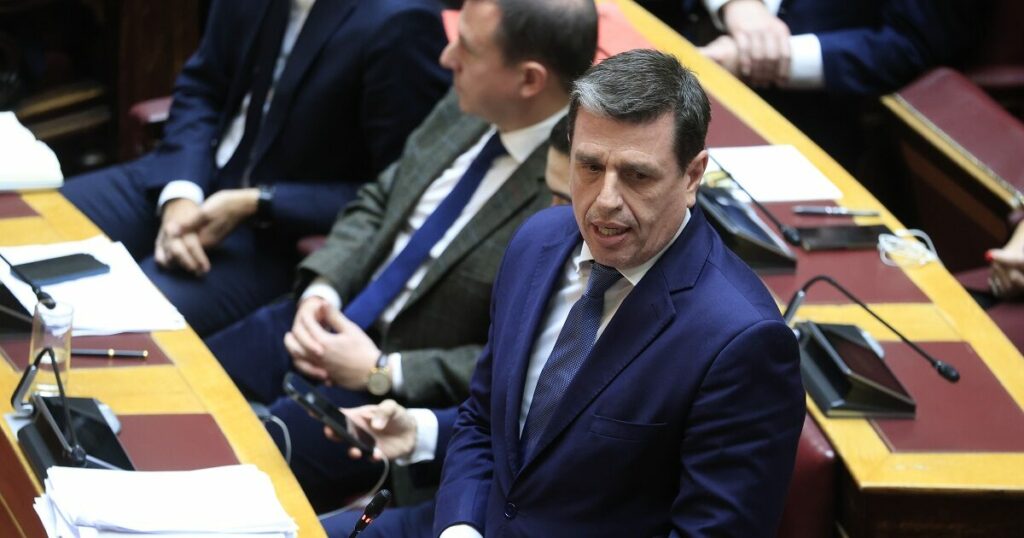 Επεισόδιο στη Βουλή με Δένδια και Καιρίδη - Το «άσε μας κουκλίτσα μου» που προκάλεσε αντιδράσεις