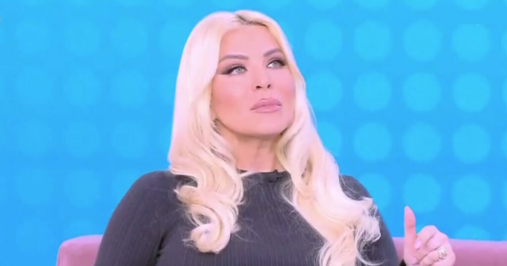 Κατερίνα Καινούργιου: «Φοβάμαι να οδηγήσω μην πάθει τίποτα το μωρό»