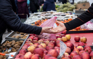 Αναστέλλεται η απεργία στις λαϊκές αγορές – Λειτουργούν από Παρασκευή