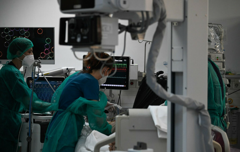 Μάχη για τη ζωή του δίνει 16χρονος από εκπυρσοκρότηση καραμπίνας