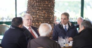 Μητσοτάκης: Ο γιος του πρότεινε γάμο στη Μαρία Σάκκαρη