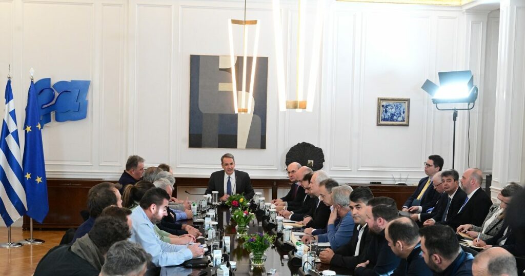 Αγροτικό πετρέλαιο χωρίς ΕΦΚ και ΦΠΑ μετά τη συνάντηση Μητσοτάκη – αγροτών