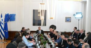 Αγροτικό πετρέλαιο χωρίς ΕΦΚ και ΦΠΑ μετά τη συνάντηση Μητσοτάκη – αγροτών