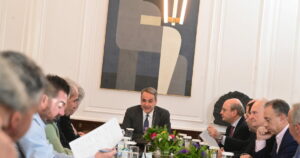 Συνάντηση Μητσοτάκη με αγρότες: Προτάσεις για ΑΤΑΚ και ρεύμα