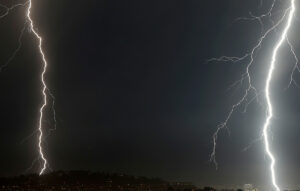 Κακοκαιρία στην Ήπειρο: Υπερχείλισε ο Καλαμάς, κλειστός ο δρόμος Ηγουμενίτσας-Φιλιατών