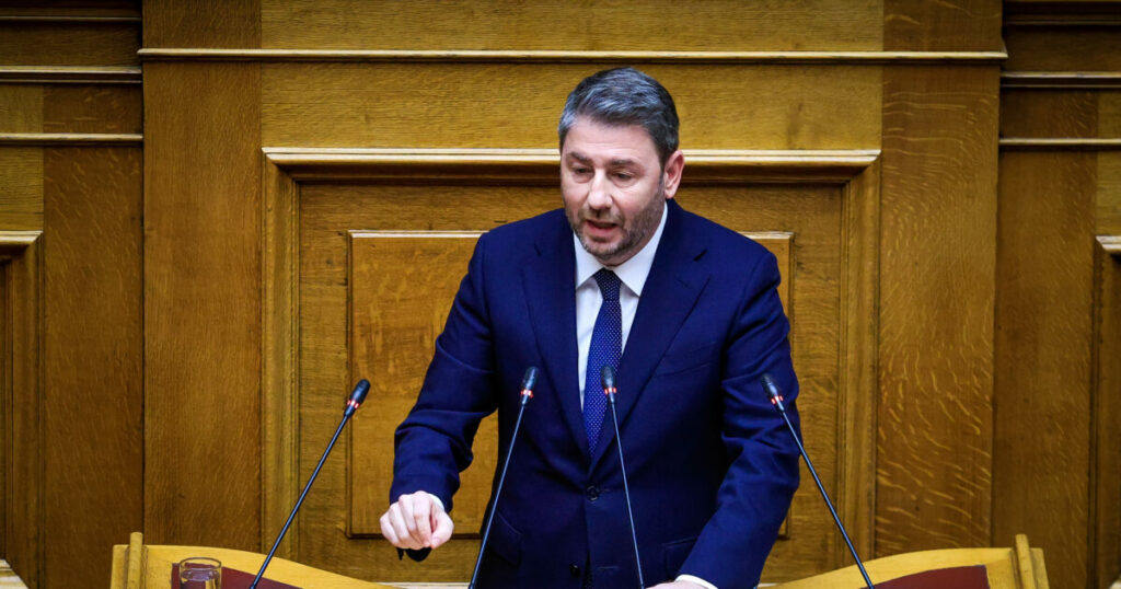 Ανδρουλάκης: Σφοδρή κριτική στον Μητσοτάκη για Βενεζουέλα και FIR