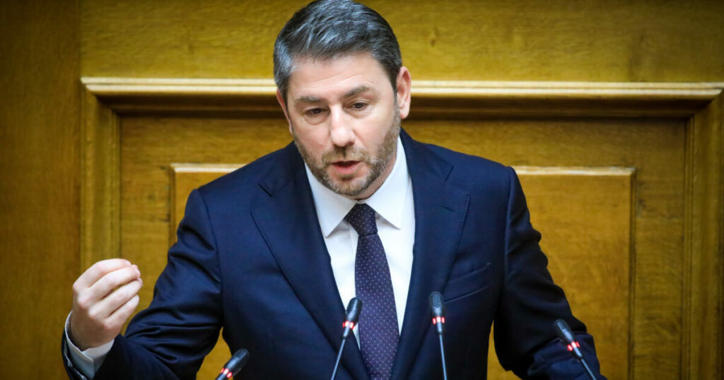 Νίκος Ανδρουλάκης: «Είμαστε όλοι συγκλονισμένοι» για το τροχαίο στη Ρουμανία