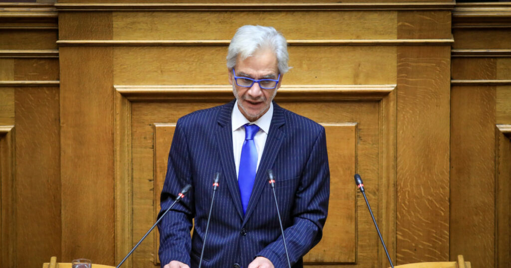 Νίκος Βλαχάκος: «Το ελικόπτερο δεν έπεσε λόγω κακοκαιρίας»