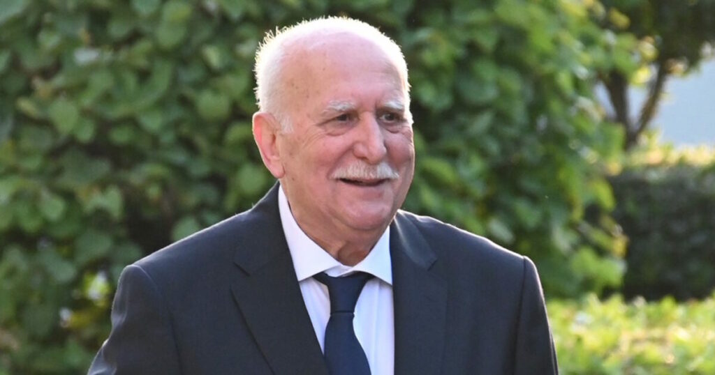 Γιώργος Λιάγκας: Ξεσπά για διαφήμιση καφετέριας με τον Γιώργο Παπαδάκη