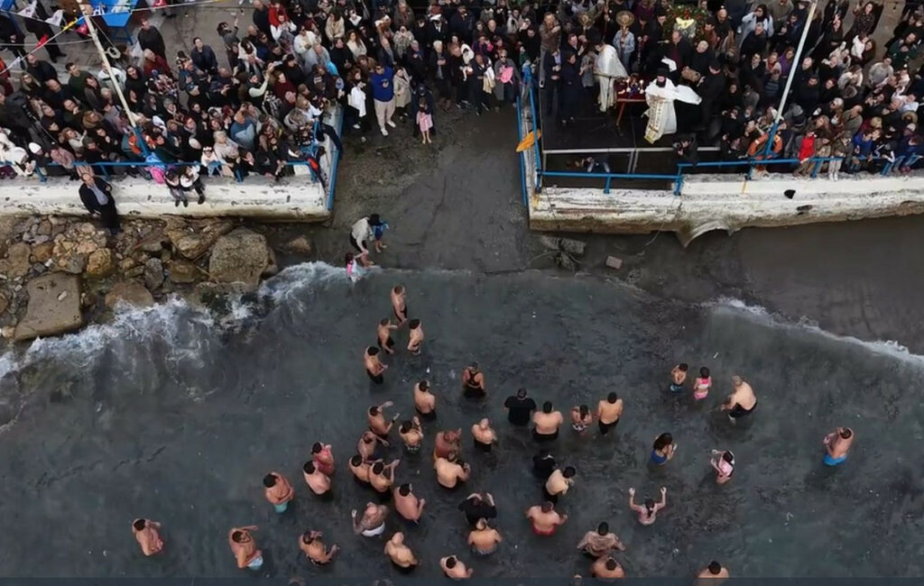 Θεοφάνια στην Πειραϊκή: Μια γιορτή γεμάτη παράδοση και απλότητα