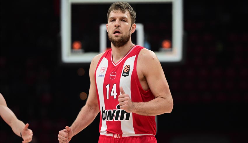 Στη ΔΕΑΒ ο Βεζένκοφ για το επεισόδιο με τον Κολοσσό