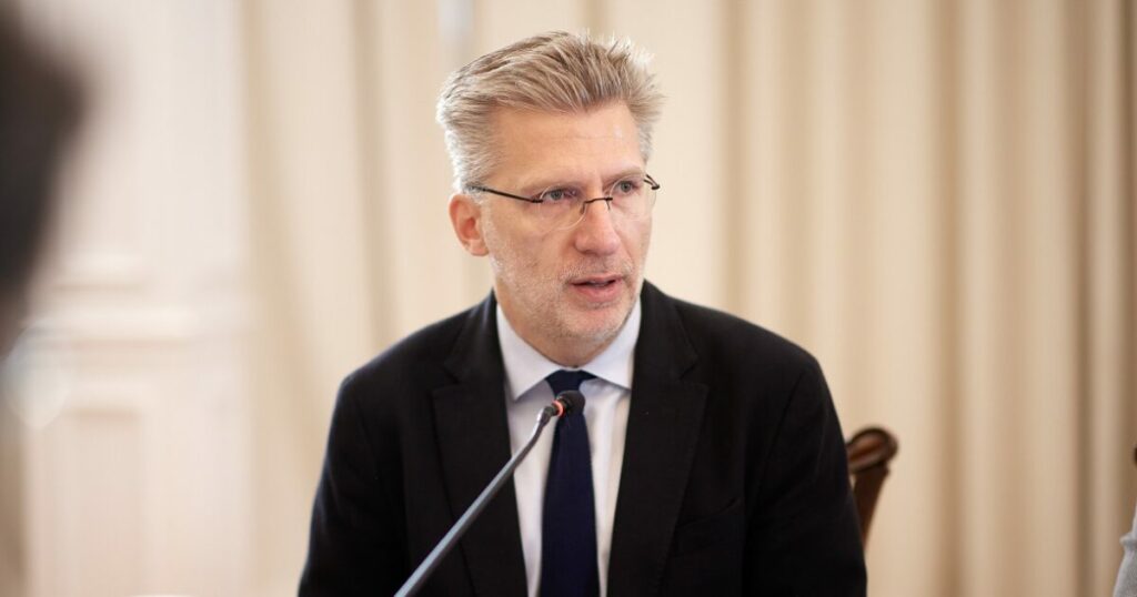 Άκης Σκέρτσος: Ανοιχτή καρδιά για την απώλεια και τα Τέμπη