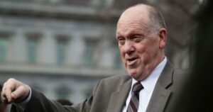 Ο Τραμπ αποστέλλει τον Τομ Χόμαν στη Μινεσότα για έρευνες