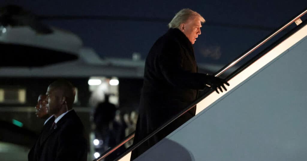 Τεχνικό πρόβλημα στο Air Force One – Επέστρεψε ο Τραμπ στη βάση Άντριους