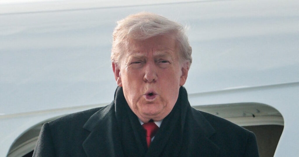 Ο Τραμπ αναφέρεται στα σχέδιά του για τη Γροιλανδία