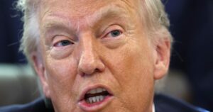 Τραμπ: Το Ιράν επιθυμεί να συνάψει συμφωνία με τις ΗΠΑ