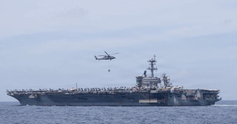 Ο Τραμπ συζητά στρατιωτικά πλήγματα στο Ιράν με Ισραήλ και Σαουδική Αραβία