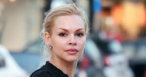 Βίκυ Κάβουρα: «Η μητρότητα με έκανε να ξαναγνωρίσω τον εαυτό μου»