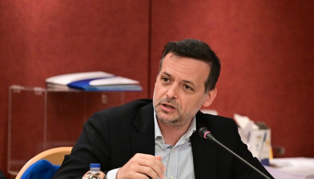 Δούκας: "Απεξάρτηση στις δομές, αλλά έξω γίνεται εμπόριο"