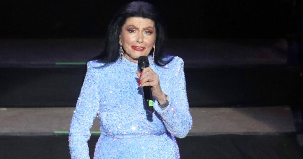 Ζωζώ Σαπουντζάκη: Νέα για την υγεία της - Παραμένει στο νοσοκομείο