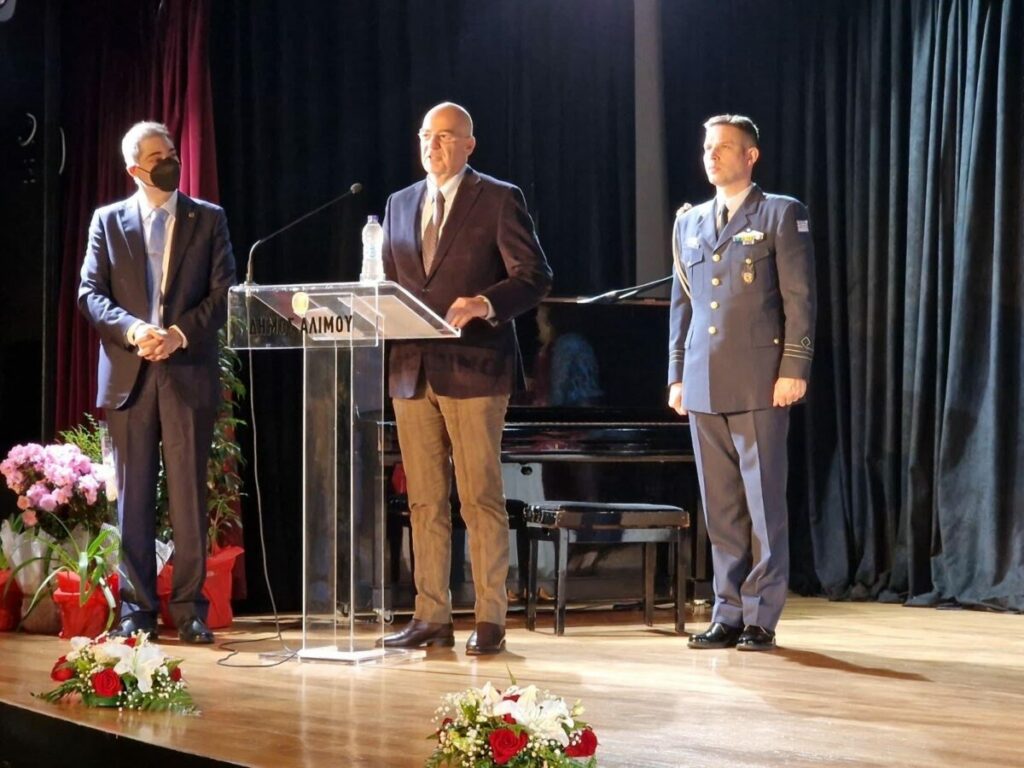 Δένδιας: Δέσμευση για λύση στο δημοτικό κοιμητήριο του Αλίμου