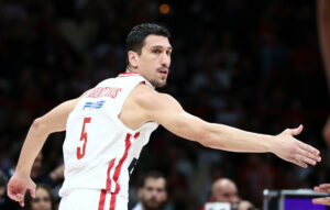 Ολυμπιακός: Χωρίς Λαρεντζάκη κόντρα στη Βίρτους Μπολόνια