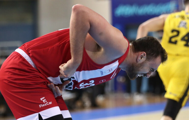 Προβλήματα για τον Ολυμπιακό: Νοκ άουτ ο Μιλουτίνοφ με κάταγμα