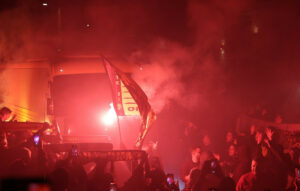 ΑΕΚ: Εντυπωσιακή υποδοχή της αποστολής στον Βόλο