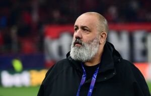 Καραπαπάς: «Ο αρχηγός της Λεβερκούζεν δεν επηρεάζει τον τερματοφύλακα;»