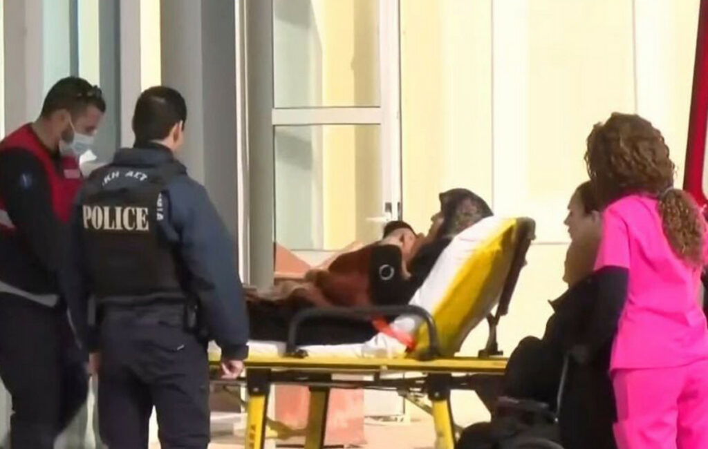 Μικρή ελπίδα στη τραγωδία της Χίου: Ναυαγός βρήκε το παιδί της