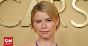 Η Τζέσι Μπάκλεϊ μιλά για το Hamnet και τη σύνδεσή της με τον Πολ Μέσκαλ