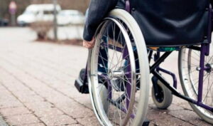 Δήμαρχος Νάξου προκαλεί αντιδράσεις με δηλώσεις για ΑμεΑ