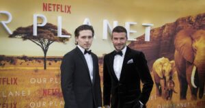 Ο Μπρούκλιν Μπέκαμ αφαίρεσε το τατουάζ για τον πατέρα του Ντέιβιντ