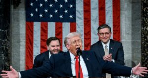 Η ομιλία Τραμπ στο Κογκρέσο: Πολιτική παράσταση και έντονη ρητορική