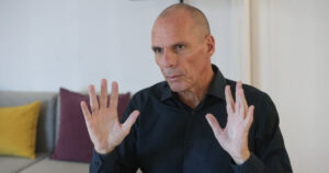 Γιάνης Βαρουφάκης: «Η δίωξή μου δεν σχετίζεται με τα ναρκωτικά»