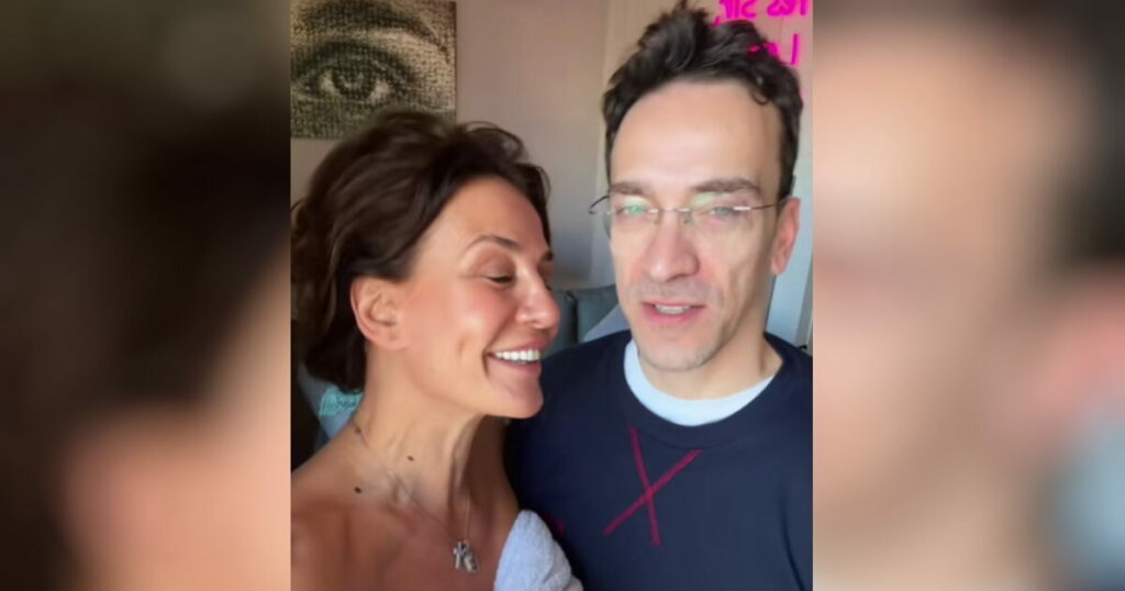 Η Δήμητρα Ματσούκα σε άσπρη πετσέτα στο Παρίσι - Στο δρόμο για έκθεση τέχνης