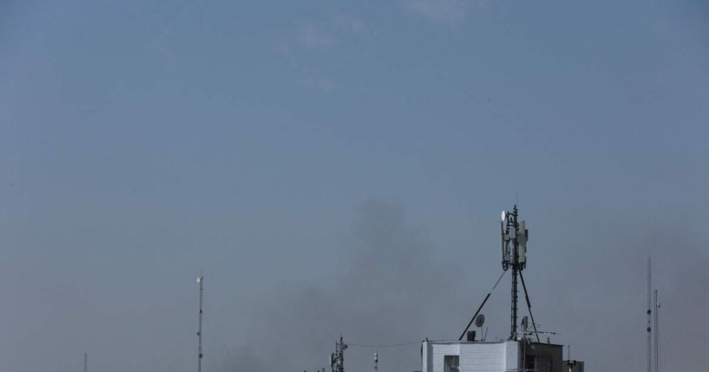 Ιράν: Συντριπτική απάντηση προαναγγέλλει η Τεχεράνη μετά την επίθεση του Ισραήλ