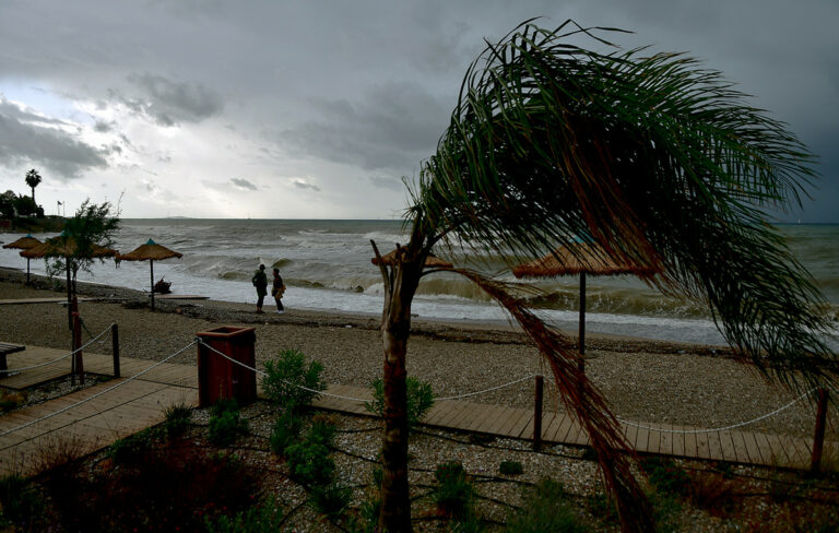 Άστατος καιρός με θυελλώδεις ανέμους και πτώση της θερμοκρασίας
