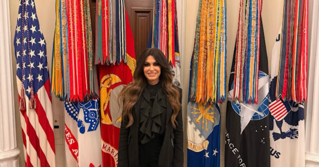 Συνάντηση Κίμπερλι Γκιλφόιλ με Ντόναλντ Τραμπ για τις σχέσεις με την Ελλάδα