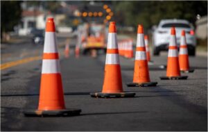 Καθαρισμός και απαγόρευση στάθμευσης στην οδό Χαράς