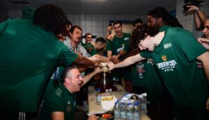 Ο Παναθηναϊκός κατέκτησε το Κύπελλο και το πανηγύρισε στην Κρήτη