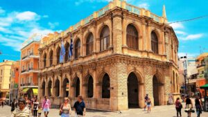 Φωταγωγήθηκε η Λότζια για την Παγκόσμια Ημέρα κατά του Καρκίνου