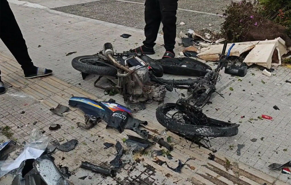 Τροχαίο στη Λεωφόρο Θηβών με τραυματίες και σοβαρές υλικές ζημιές