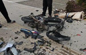 Τροχαίο στη Λεωφόρο Θηβών με τραυματίες και σοβαρές υλικές ζημιές