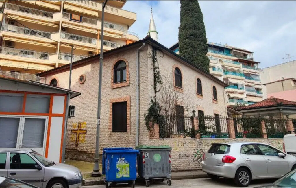 Ξάνθη: Σταυρός σε τζαμί και προκλητικές δηλώσεις από τον ψευτομουφτή