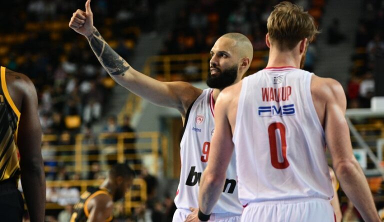 Ολυμπιακός προκρίνεται στα ημιτελικά του Κυπέλλου με νίκη 81-67 επί της ΑΕΚ