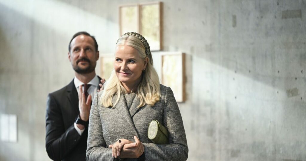 Η Μέτε-Μάριτ ζητά συγγνώμη για τις επαφές της με τον Επστάιν