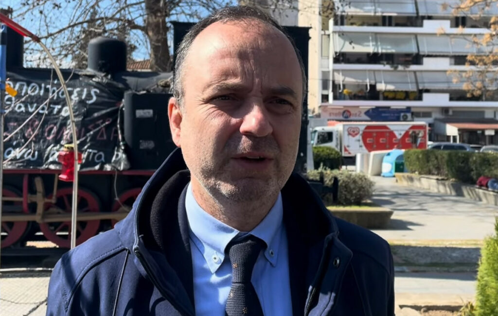 Φόρος τιμής στα θύματα του δυστυχήματος στα Τέμπη