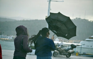 Η απίστευτη ανάρτηση του Κολυδά για τον καιρό και τον Παπάζογλου